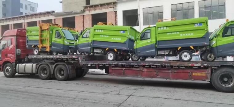 雄獅重工環(huán)衛(wèi)車批量交付信陽市淮濱縣，助力打好攻堅戰(zhàn)